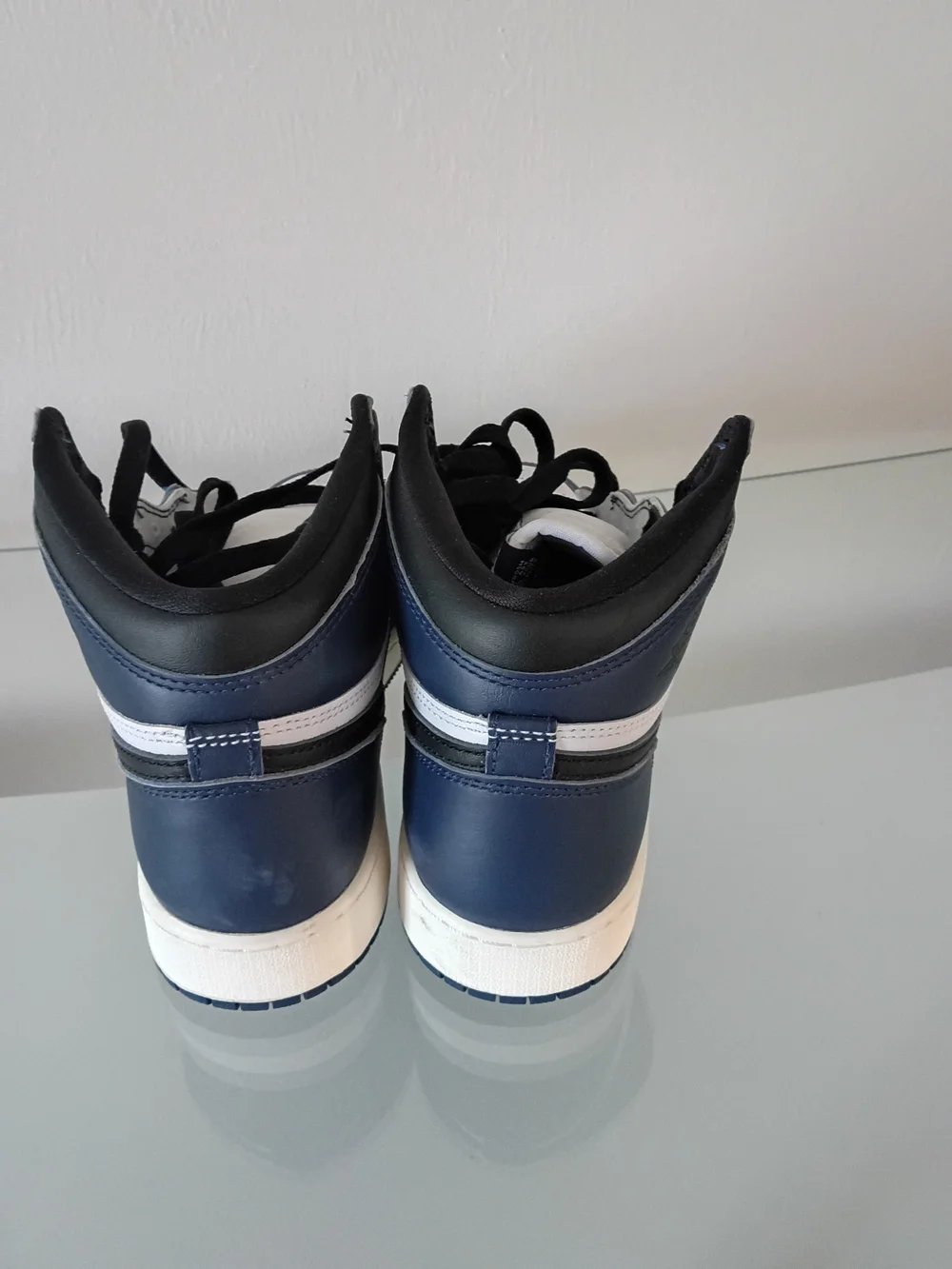 Nike Air Jordan 1 Retro High OG Navidad And White Sneaker 7Y